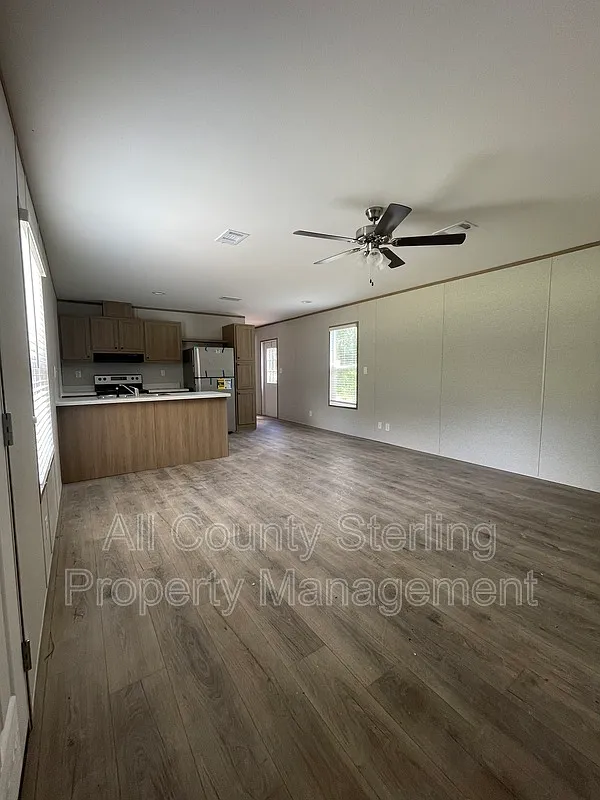 2 bed, 2.0 bath, 910 sqft, $1,395 — Photo 2