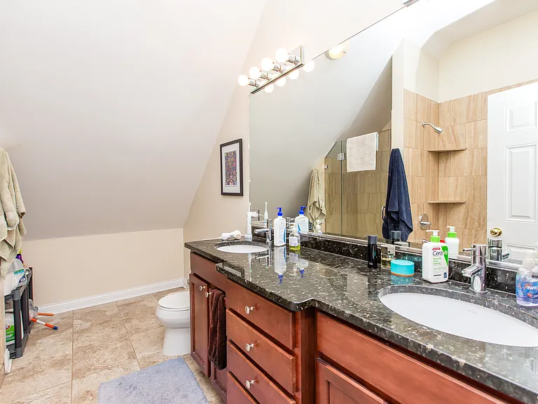 1621 N Honore St #3R — Photo 6