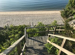 5 Oakhurst Rd, Hampton Bays, NY 11946