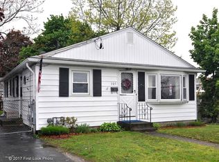 305 Carter Ave, Pawtucket, RI 02861