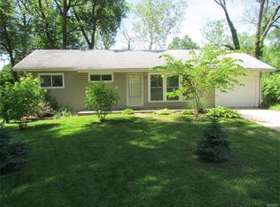 401 Windward Ridge Dr, Saint Louis, MO 63127