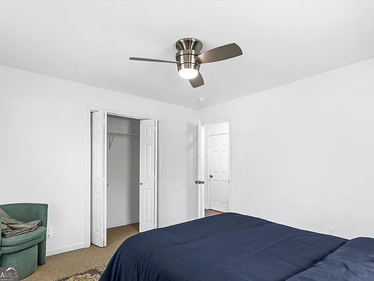 1111 Valley View Rd SE — Photo 16