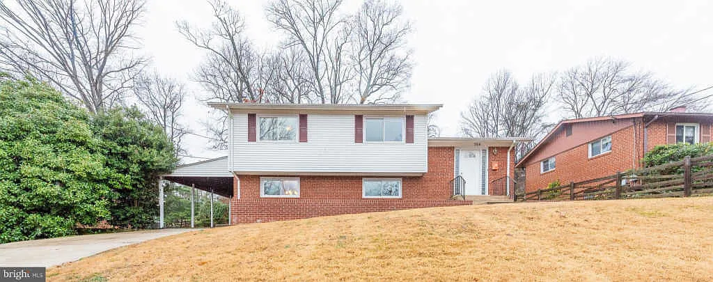 7516 Edmonston Rd photo 1