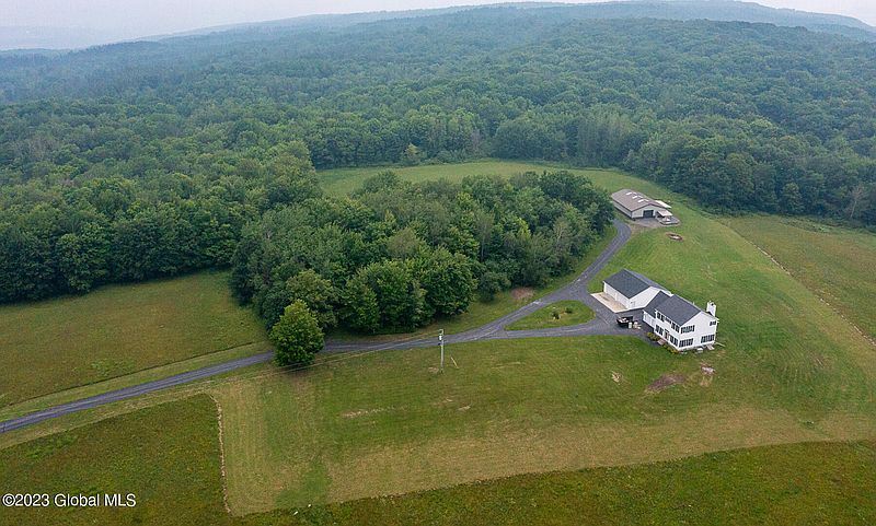 5th image of 222 Goewey Road