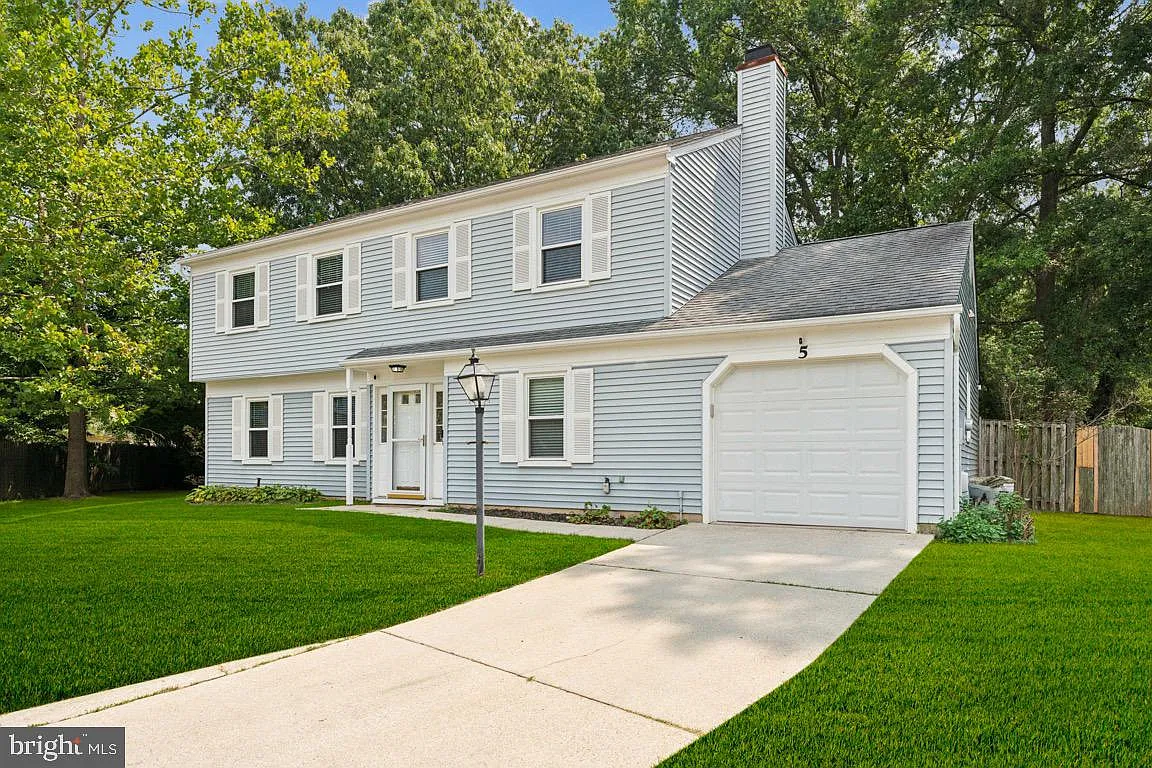 5 Joann Ct photo 1