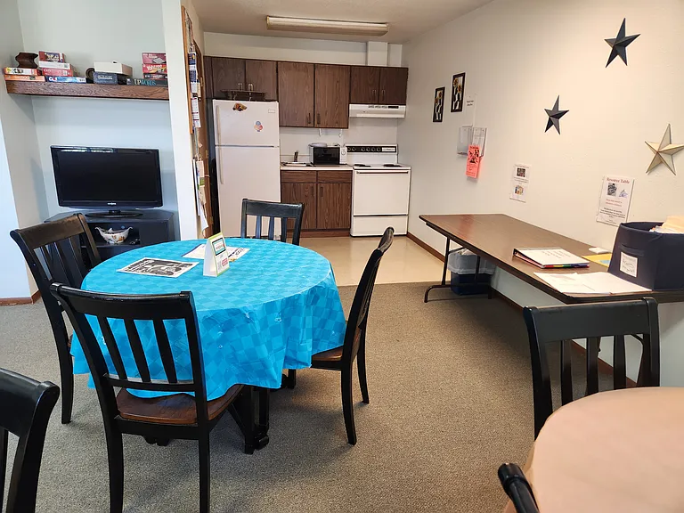 Hillview Apartments — Photo 9
