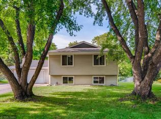 725 128th Ave NE, Blaine, MN 55434