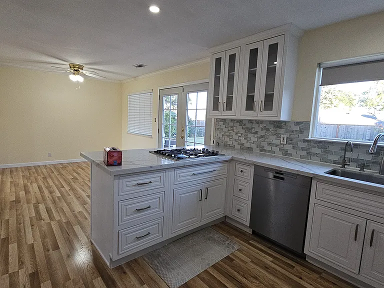 7855 Gardella Dr — Photo 17