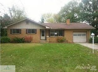 720 Robins Rd, Lansing, MI 48917