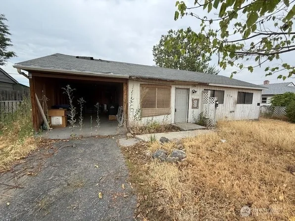 710 S Hawthorne Drive, Moses Lake, WA 98837