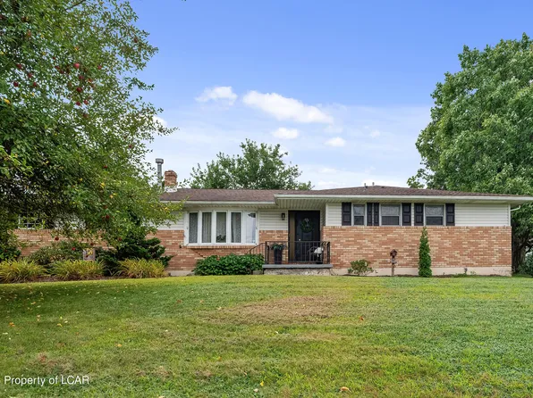 32 Redwood Dr, Wilkes Barre, PA 18702