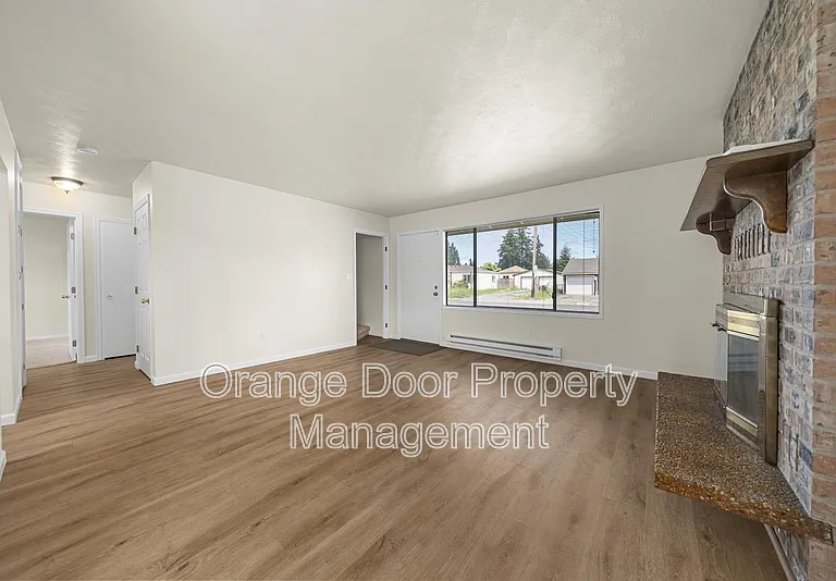 834 S 72nd St — Photo 8