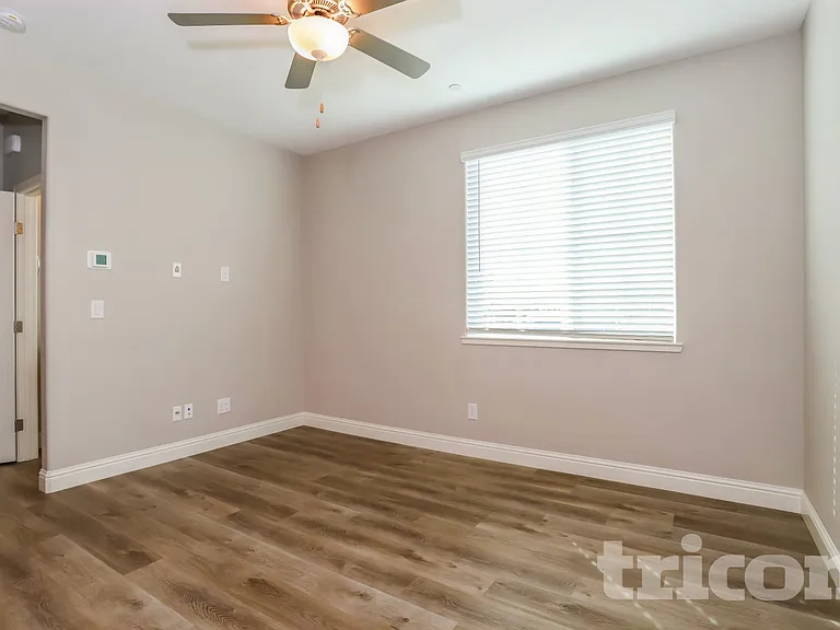 1265 Victorian St — Photo 7