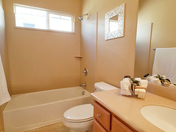 5th image of 667 W Montecito Ave