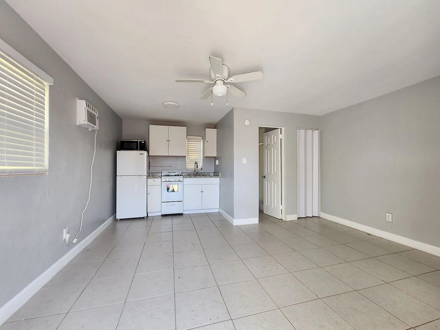 * Half Off 1st Month's Rent With 13 Month Lease * — Photo 1