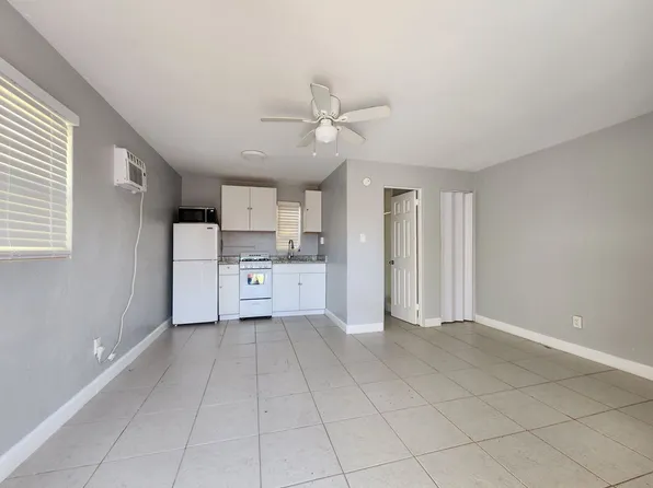 317 Country Club Oval APT 6, Daytona Beach, FL 32114