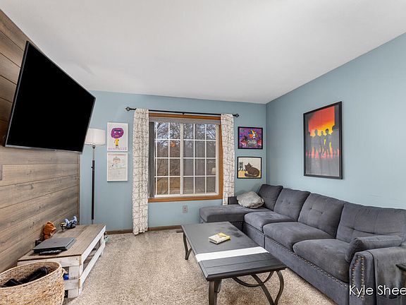5th image of 11910 Barnard St
