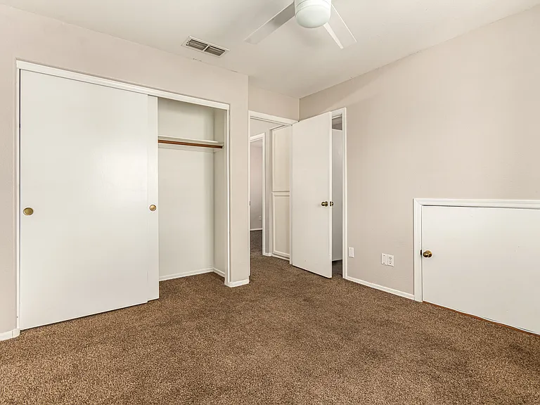 3223 E Poinsettia Dr — Photo 30