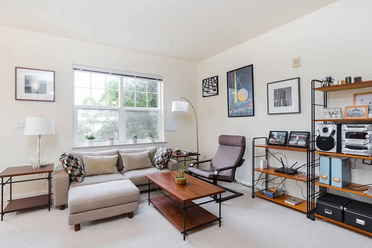 2 bed, 1081 sqft, $4,250 — Photo 2