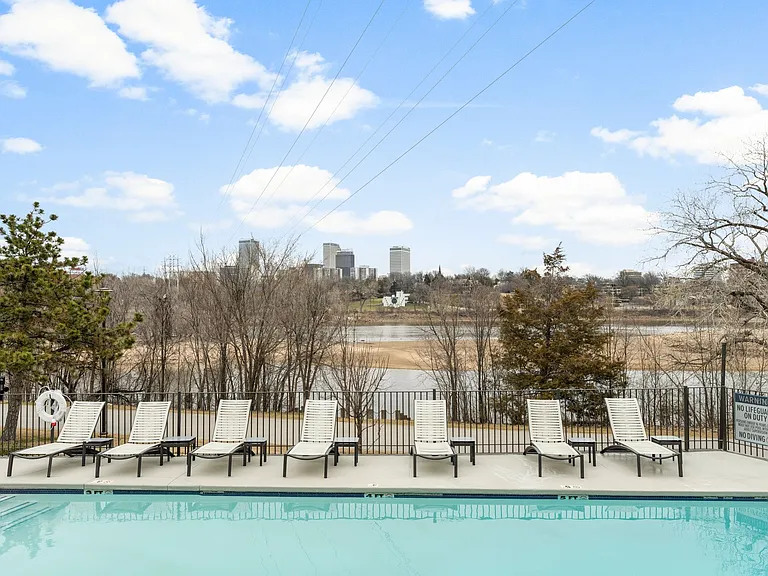Waterside Apartments Tulsa — Photo 33