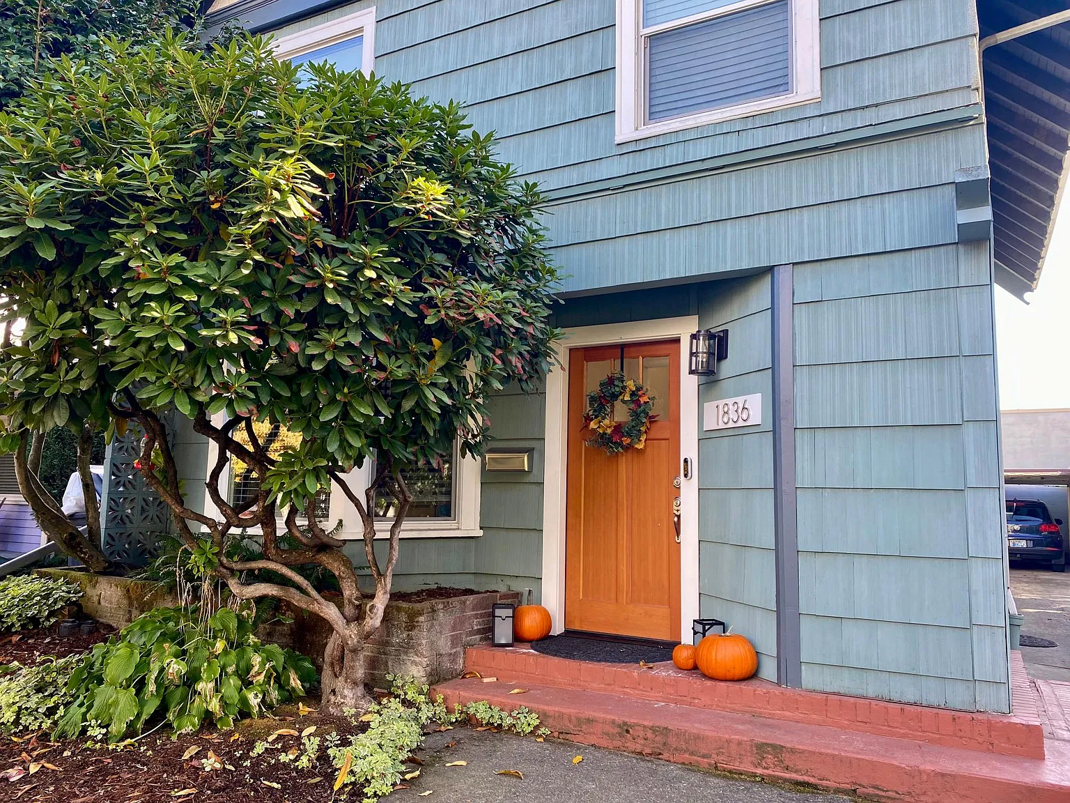 1836 NE Davis St — Photo 1