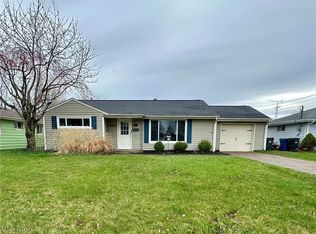 845 Lake Breeze Rd, Sheffield Lake, OH