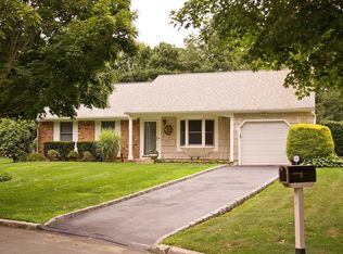 9 Barrett Ct, Nesconset, NY