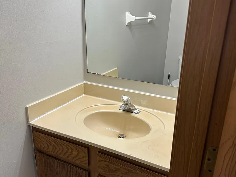 1510 Hawk Cir #A — Photo 5