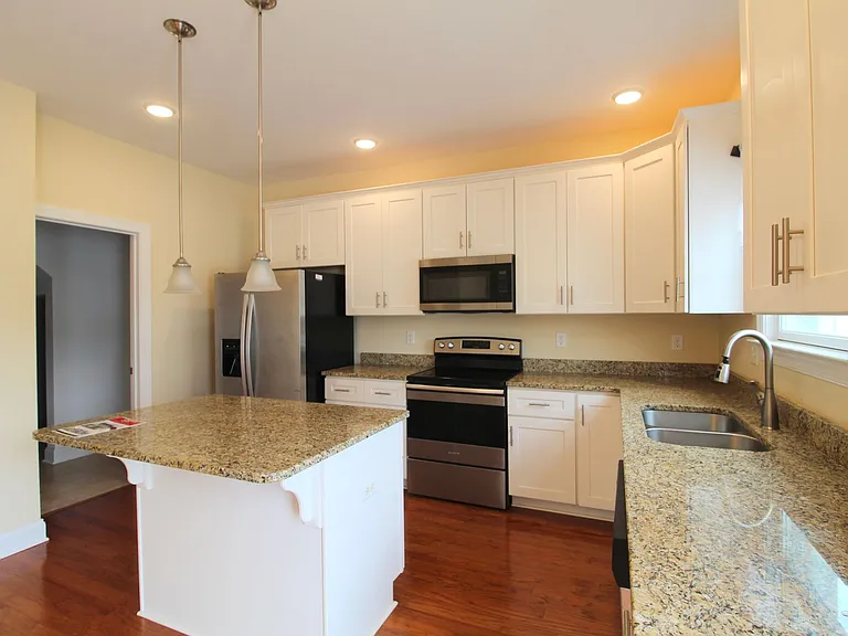 374 Tanzanite Dr — Photo 12