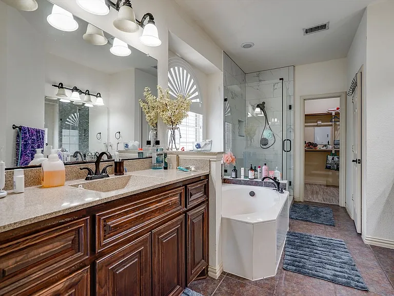 13704 Blueberry Hill Dr — Photo 21