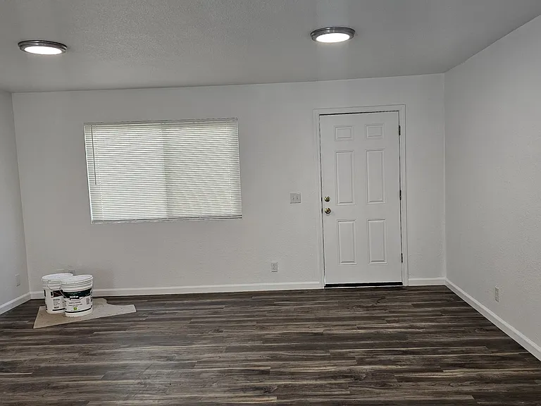 835 W 4th Ave #4 — Photo 9