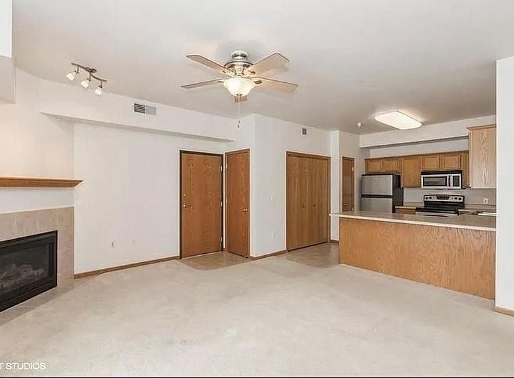 1st image of 60 E Jefferson St #6