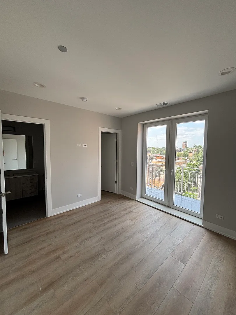 2 bed, 1400 sqft, $2,850 — Photo 3