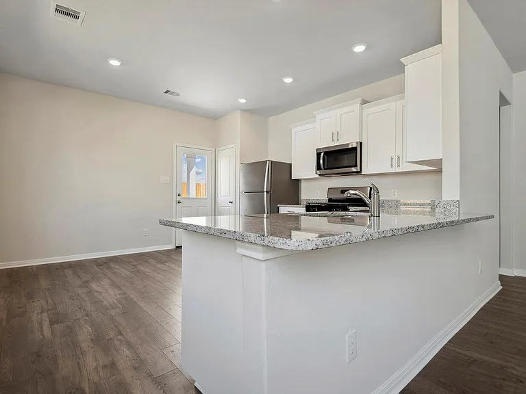 15858 Berry Hill Dr — Photo 5