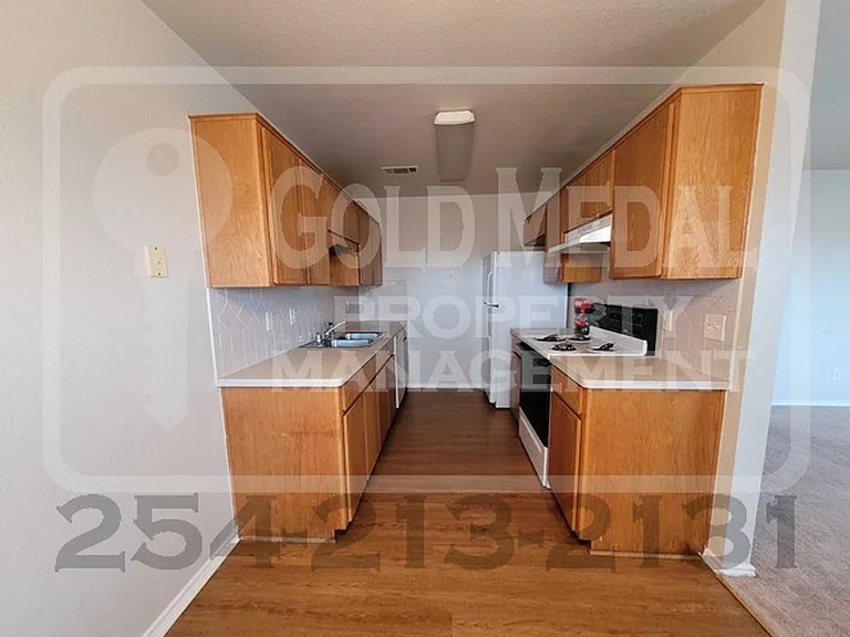 3308 Cantabrian Dr — Photo 6