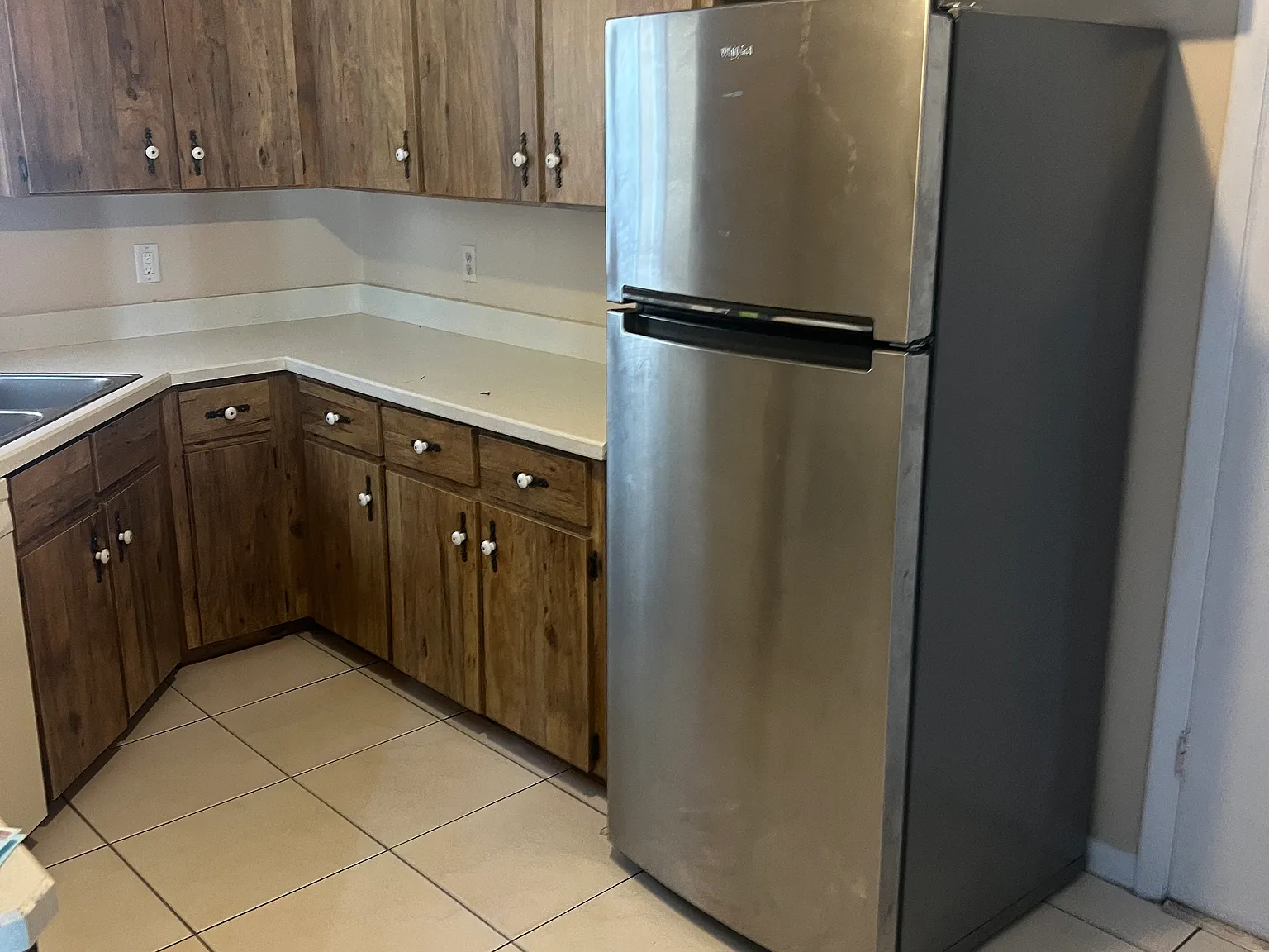 3 bed, 1070 sqft, $1,600 — Photo 2