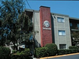 11060 4th Ave SW #108, Seattle, WA 98146