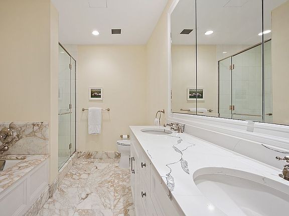 4th image of 15 W 63rd St APT 20C