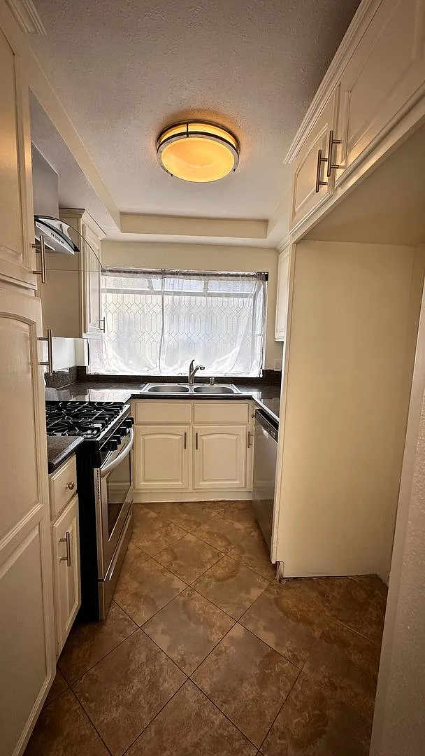 13871A — Photo 2