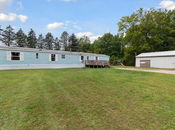 9338 S Castle Rd, Sheridan, MI 48884
