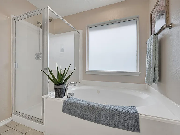 4102 Caneshaw Dr — Photo 20