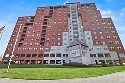 2 bed, 1.0 bath, 930 sqft, $2,100 — Photo 2
