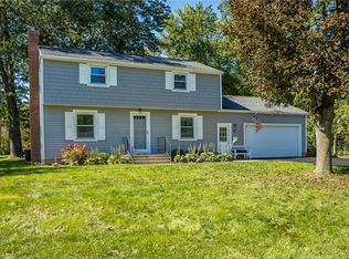 134 Fairhill Dr, Rochester, NY 14618