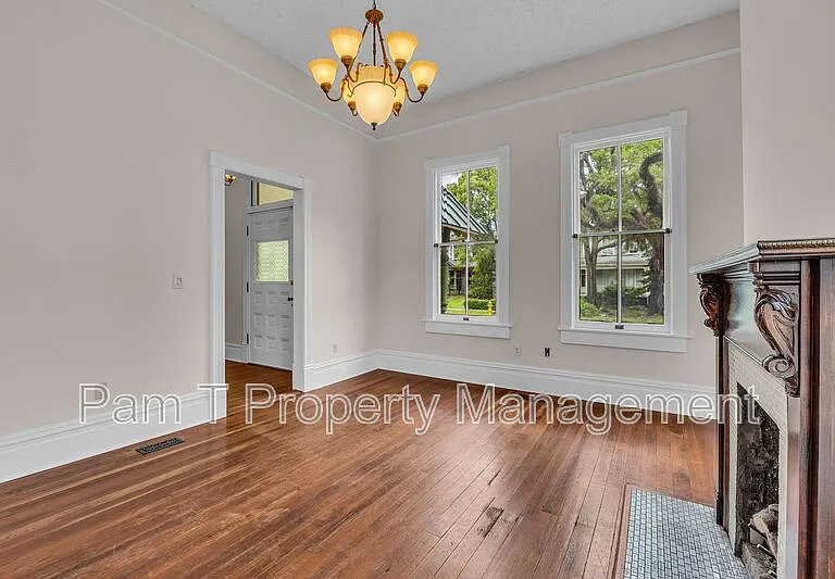 201 W 37th St #MAIN HOUSE — Photo 9