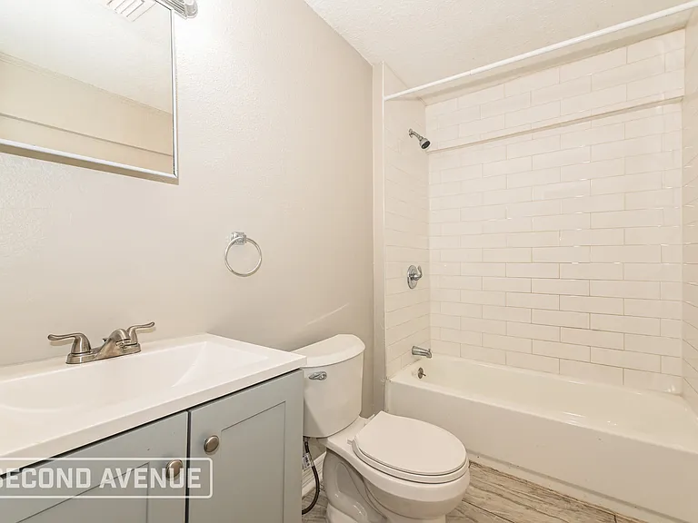 1548 W 23rd St — Photo 16