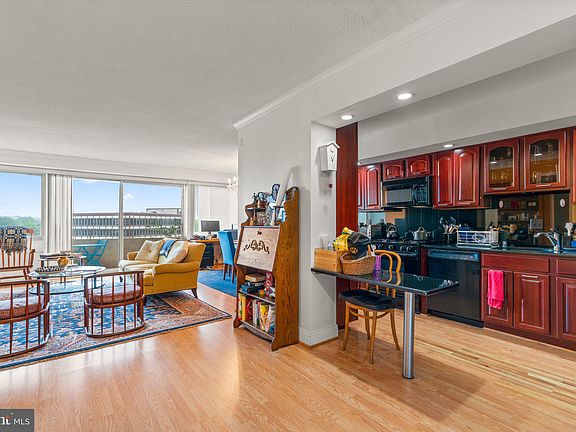 5th image of 4515 Willard Ave APT S1407