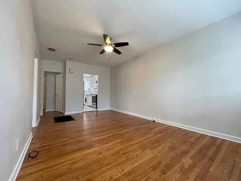 730-732 N Highland Ave — Photo 25