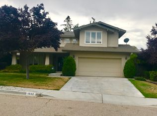 1532 Via Rosa, Paso Robles, CA 93446