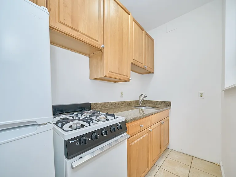 132 W 109th St #5D — Photo 5