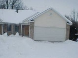 1320 Honeysuckle Ln, Niles, MI 49120